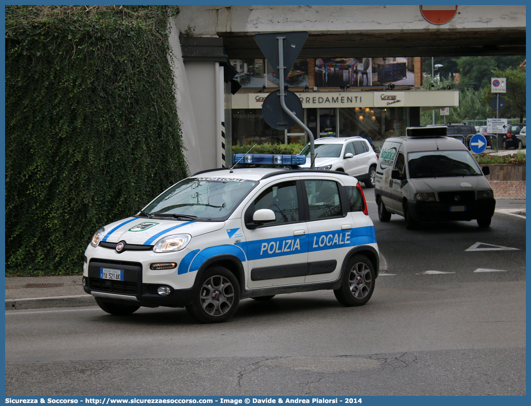 Polizia Locale YA321AK
Polizia Locale
Comune di Castelfidardo
Fiat Nuova Panda 4x4 II serie
Parole chiave: Polizia;Locale;Municipale;Castelfidardo;Fiat;Nuova Panda;4x4;4 x 4;YA321AK;YA 321 AK