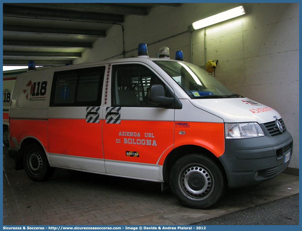 BO 0764
118 Bologna Soccorso
Volkswagen Transporter T5
Allestitore Vision S.r.l.
Parole chiave: 118;Bologna;Soccorso;Automedica;Auto Medica;Automedicalizzata;Auto Medicalizzata;Volkswagen;Transporter;T5;Vision