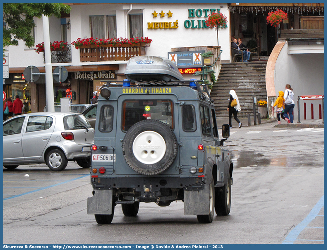 GdiF 506BC
Guardia di Finanza
S.A.G.F.
Land Rover Defender 90
Parole chiave: GdiF;G.D.F.;GDF;Guardia di Finanza;S.A.G.F.;SAGF;Soccorso Alpino;Land Rover;Defender 90;506BC