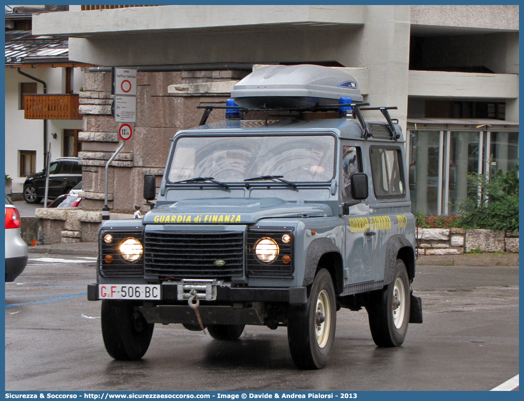 GdiF 506BC
Guardia di Finanza
S.A.G.F.
Land Rover Defender 90
Parole chiave: GdiF;G.D.F.;GDF;Guardia di Finanza;S.A.G.F.;SAGF;Soccorso Alpino;Land Rover;Defender 90;506BC