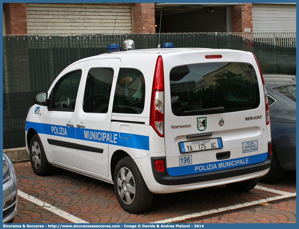 Polizia Locale YA175AC
Polizia Municipale
Comune di Ascoli Piceno
Renault Kangoo III serie
Allestitore Focaccia Group S.r.l.
Parole chiave: Polizia;Locale;Municipale;Ascoli Piceno;Renault;Kangoo;Focaccia;YA175AC;YA 175 AC