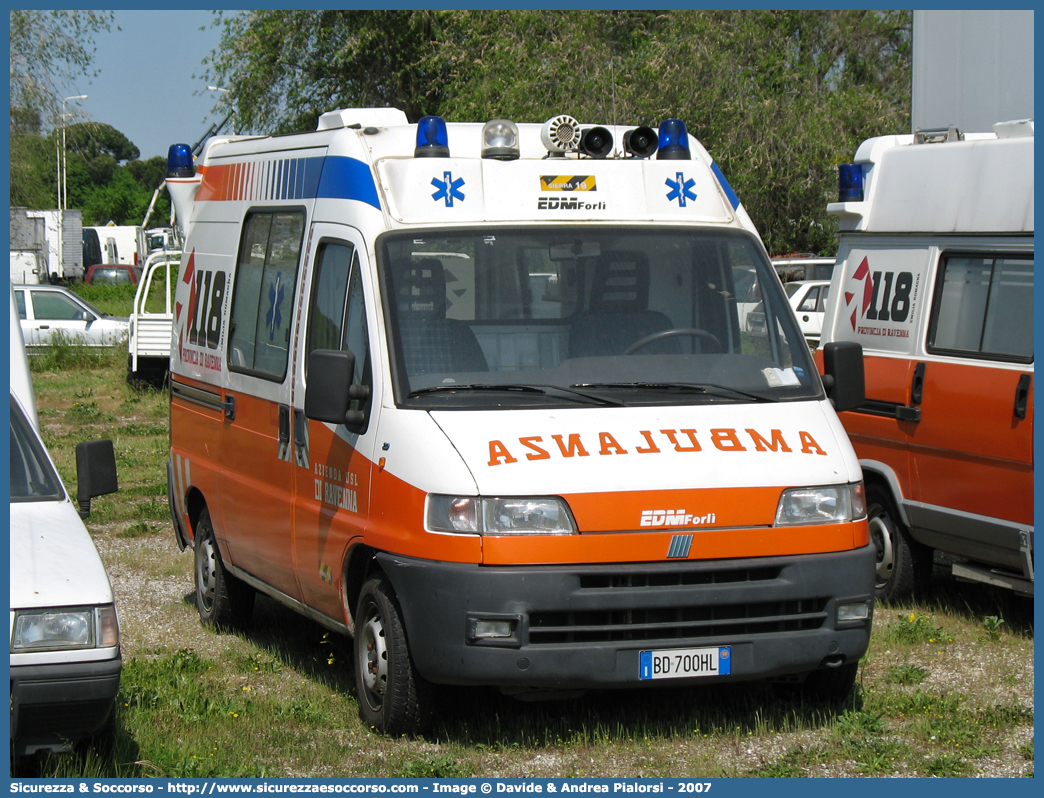 RA 19
118 Romagna Soccorso
Ambito Territoriale di Ravenna
Fiat Ducato II serie
Allestitore EDM S.r.l.
Parole chiave: Fiat;Ducato;118;Romagna;Ravenna;Soccorso;Ambulanza;Autoambulanza;EDM;E.D.M.