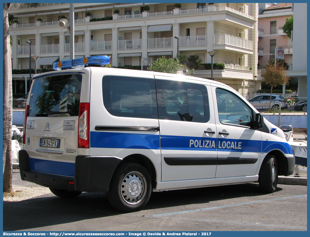 -
Polizia Locale
Comune di Porto San Giorgio
Citroen Jumpy III serie restyling
Allestitore Ciabilli S.r.l.
Parole chiave: Polizia;Locale;Municipale;Porto San Giorgio;Citroen;Jumpy;Ciabilli