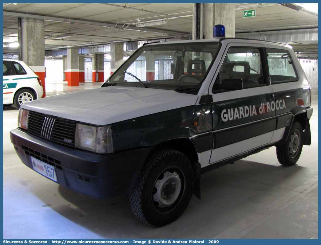 Polizia 157
Repubblica di San Marino
Guardia di Rocca
Fiat Panda 4x4 II serie
Parole chiave: Repubblica;San Marino;RSM;R.S.M.;Guardia di Rocca;Guardia;Rocca;Fiat;Panda;4x4