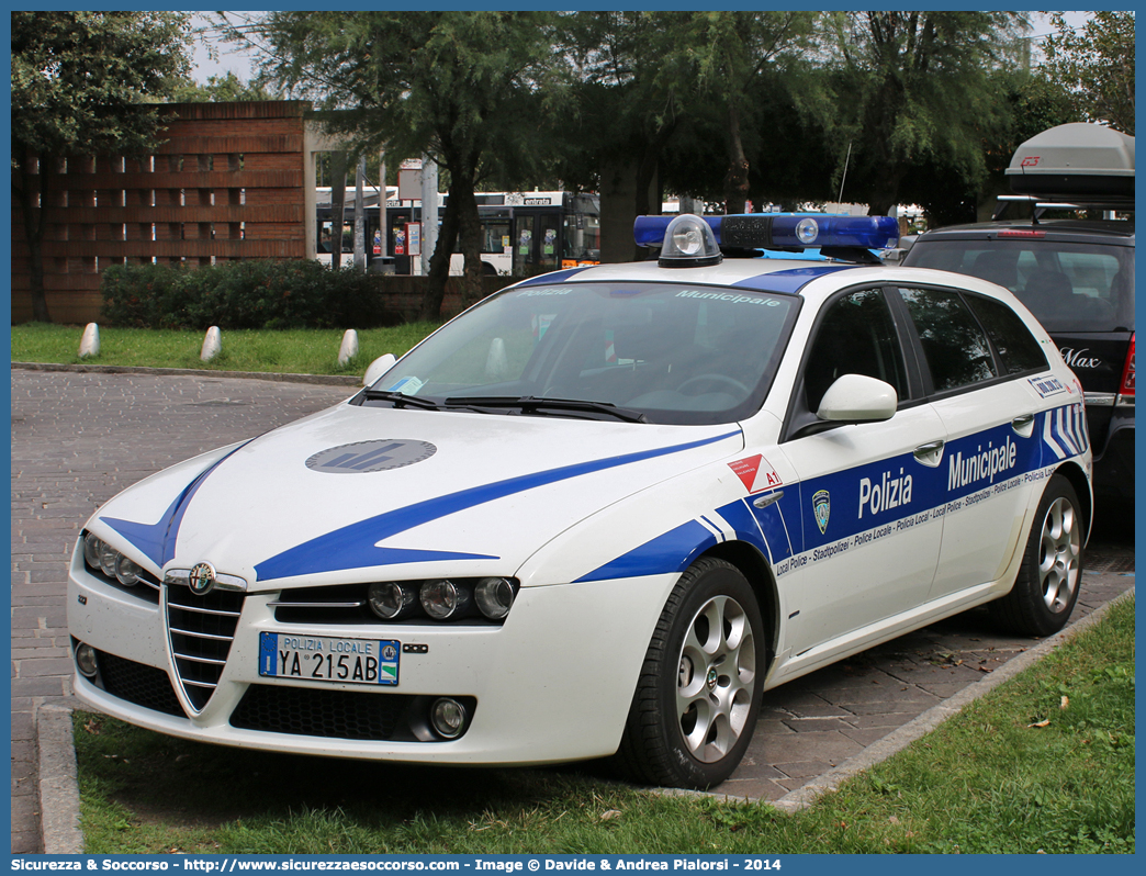 Polizia Locale YA215AB
Polizia Municipale
Unione Comuni Valnure e Valchero
Alfa Romeo 159 Sportwagon
Allestitore Bertazzoni S.r.l.
Parole chiave: Polizia;Locale;Municipale;Valnure;Valchero;Carpaneto Piacentino;Podenzano;San Giorgio Piacentino;Vigolzone;Alfa Romeo;159;Sportwagon;Sport;Station;Wagon;SW;S.W.;Bertazzoni;YA215AB;YA 215 AB