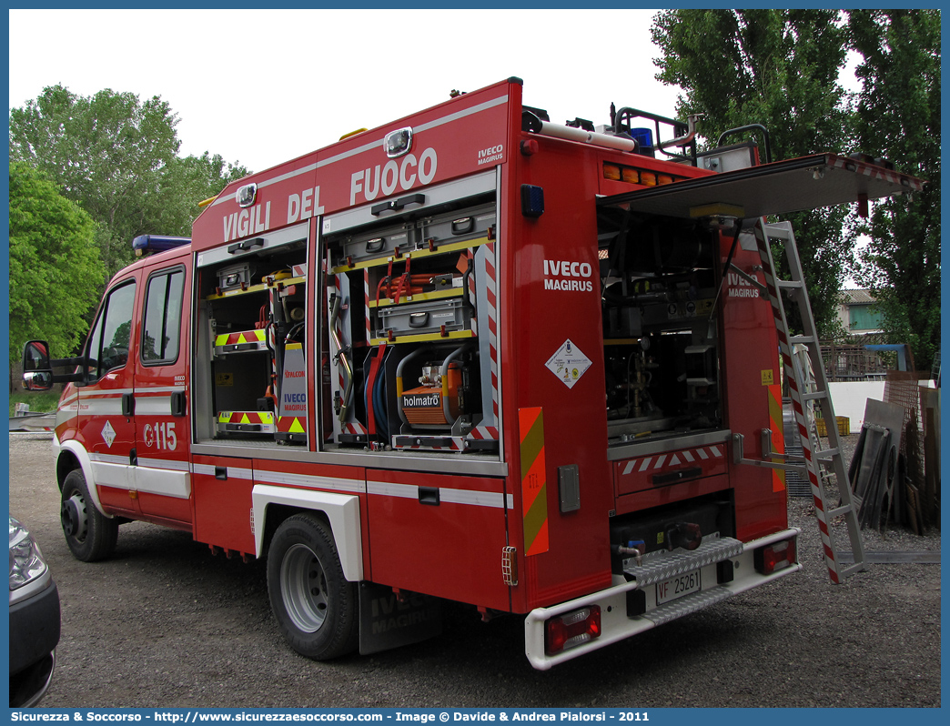 VF 25261
Corpo Nazionale Vigili del Fuoco
Iveco Daily 65C18 IV serie
Allestitore Iveco Magirus
Parole chiave: Corpo;Nazionale;Vigili del Fuoco;Vigili;Fuoco;Polisoccorso;Iveco;Daily;65C18;65 C 18;65C 18;65 C18;Magirus