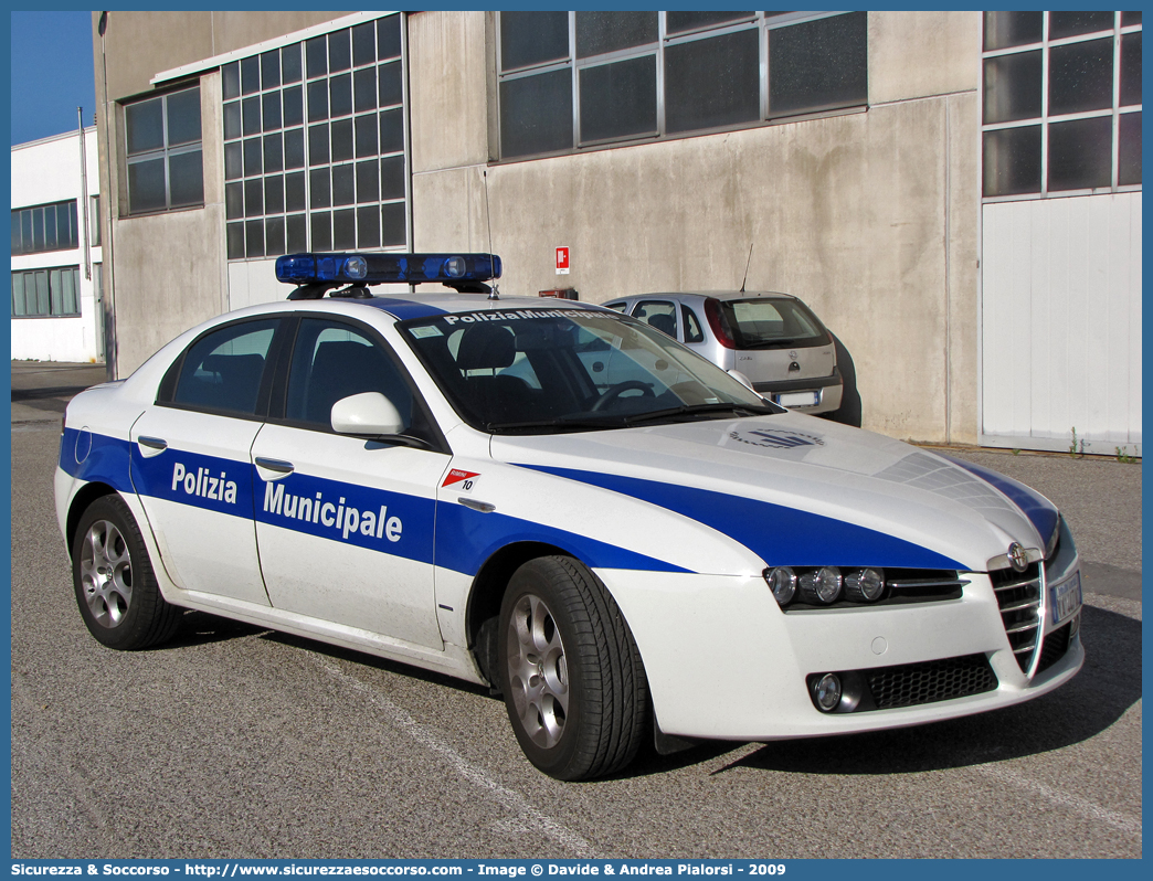 Polizia Locale YA447AC
Polizia Municipale
Comune di Rimini
Alfa Romeo 159
Parole chiave: Polizia;Locale;Municipale;Rimini;Alfa Romeo;159;YA447AC;YA 447 AC