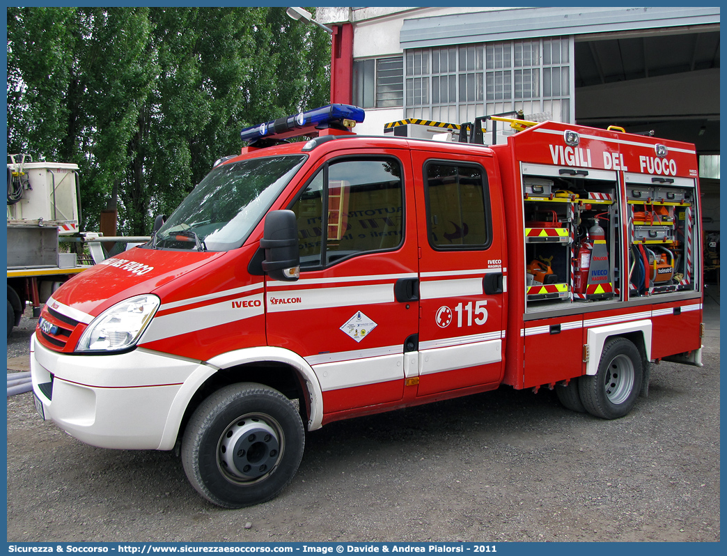 VF 25261
Corpo Nazionale Vigili del Fuoco
Iveco Daily 65C18 IV serie
Allestitore Iveco Magirus
Parole chiave: Corpo;Nazionale;Vigili del Fuoco;Vigili;Fuoco;Polisoccorso;Iveco;Daily;65C18;65 C 18;65C 18;65 C18;Magirus