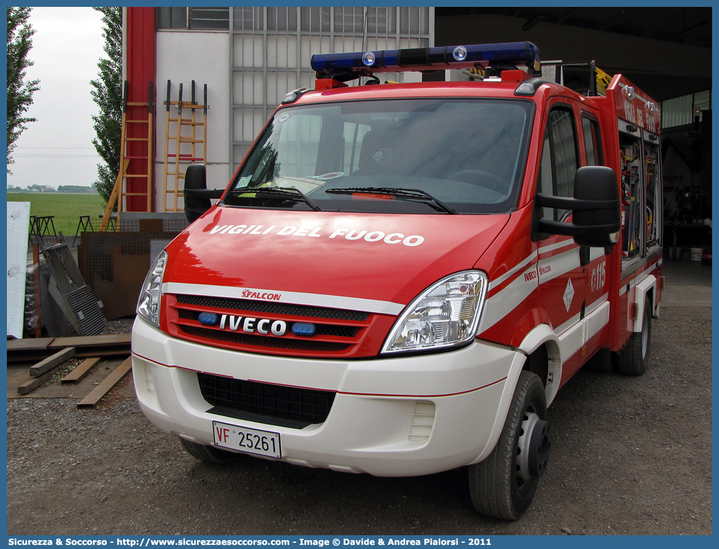 VF 25261
Corpo Nazionale Vigili del Fuoco
Iveco Daily 65C18 IV serie
Allestitore Iveco Magirus
Parole chiave: Corpo;Nazionale;Vigili del Fuoco;Vigili;Fuoco;Polisoccorso;Iveco;Daily;65C18;65 C 18;65C 18;65 C18;Magirus