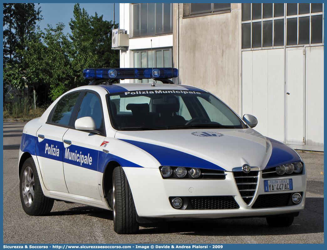 Polizia Locale YA447AC
Polizia Municipale
Comune di Rimini
Alfa Romeo 159
Parole chiave: Polizia;Locale;Municipale;Rimini;Alfa Romeo;159;YA447AC;YA 447 AC