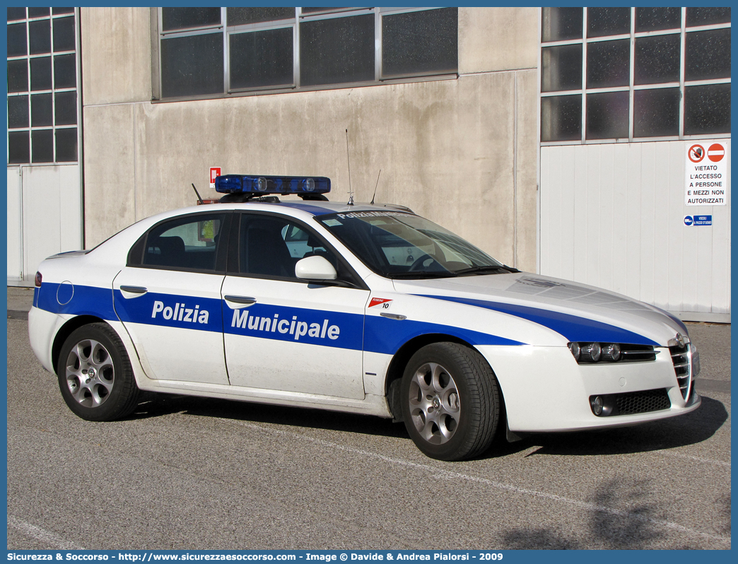 Polizia Locale YA447AC
Polizia Municipale
Comune di Rimini
Alfa Romeo 159
Parole chiave: Polizia;Locale;Municipale;Rimini;Alfa Romeo;159;YA447AC;YA 447 AC