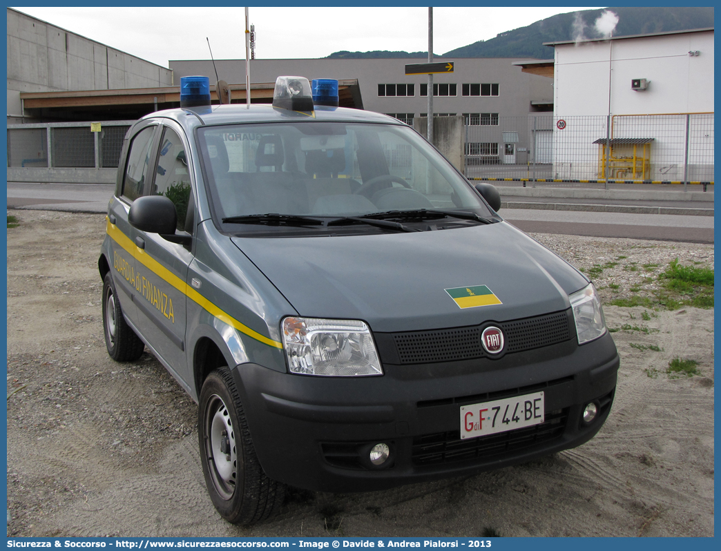 GdiF 744BE
Guardia di Finanza
S.A.G.F.
Fiat Nuova Panda 4x4 I serie
Parole chiave: GdiF;G.D.F.;GDF;Guardia di Finanza;S.A.G.F.;SAGF;Soccorso Alpino;Fiat;Nuova Panda 4x4;744BE