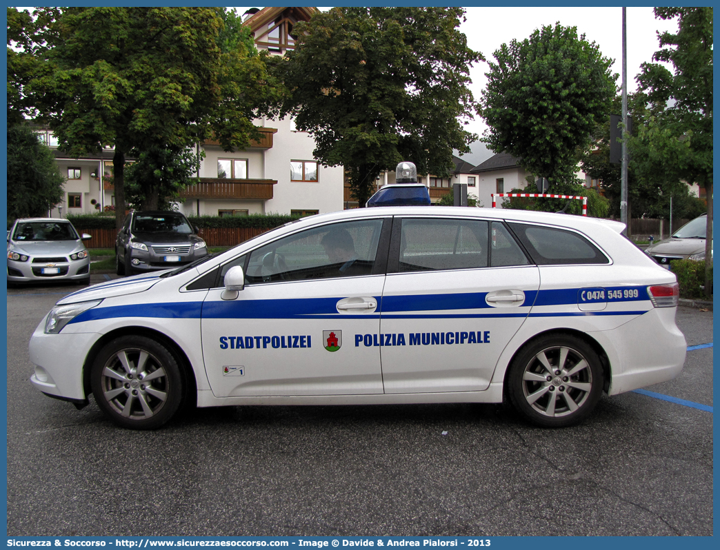 Polizia Locale YA846AC
Polizia Municipale
Comune di Brunico
Toyota Avensis Station Wagon III serie
Parole chiave: Polizia;Locale;Municipale;Brunico;Toyota;Avensis;YA;846;AC