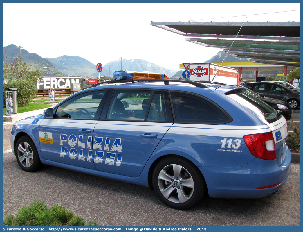 Polizia H7693
Polizia di Stato
Polizia Stradale
Autostrada del Brennero S.p.A.
Skoda Superb Wagon II serie
Allestitore Focaccia Group S.r.l. Group
Parole chiave: PS;P.S.;Polizia;di;Stato;Stradale;Autostrada;del;Brennero;Brenneroautobahn A.G.;Skoda;Superb;Wagon;Focaccia