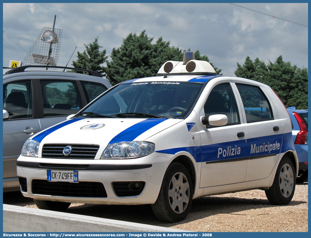 -
Polizia Municipale
Comune di Conselice
Fiat Punto III serie
Parole chiave: Polizia;Locale;Municipale;Conselice;Fiat;Punto