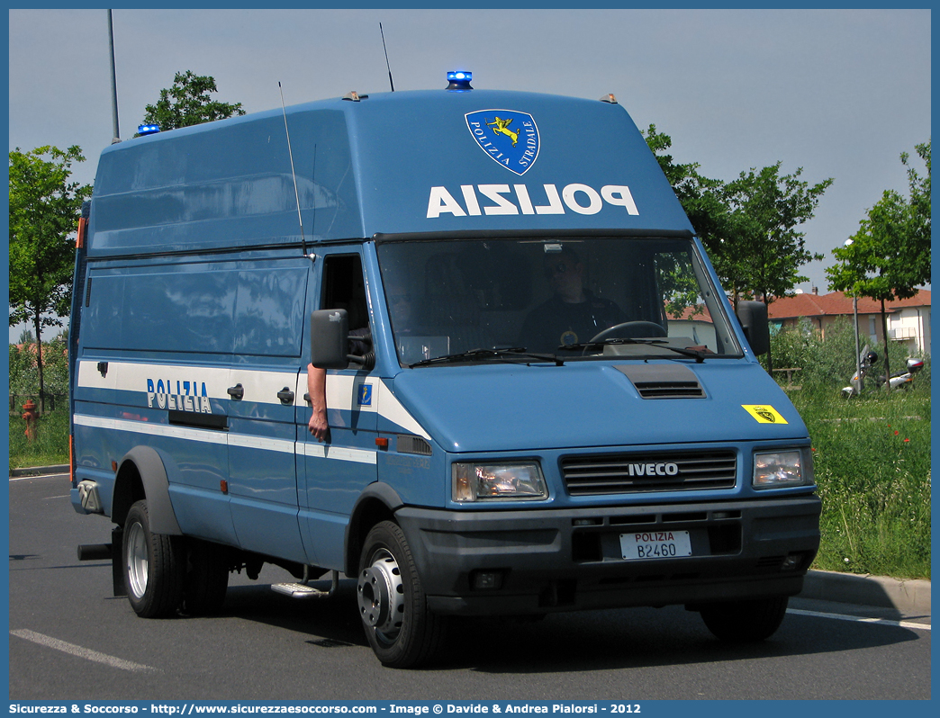 Polizia B2460
Polizia di Stato
Polizia Stradale
Iveco Daily 59-12 II serie
(II variante)
Parole chiave: Polizia;Stato;Polizia di Stato;Stradale;Iveco;Daily;59-12;59 - 12