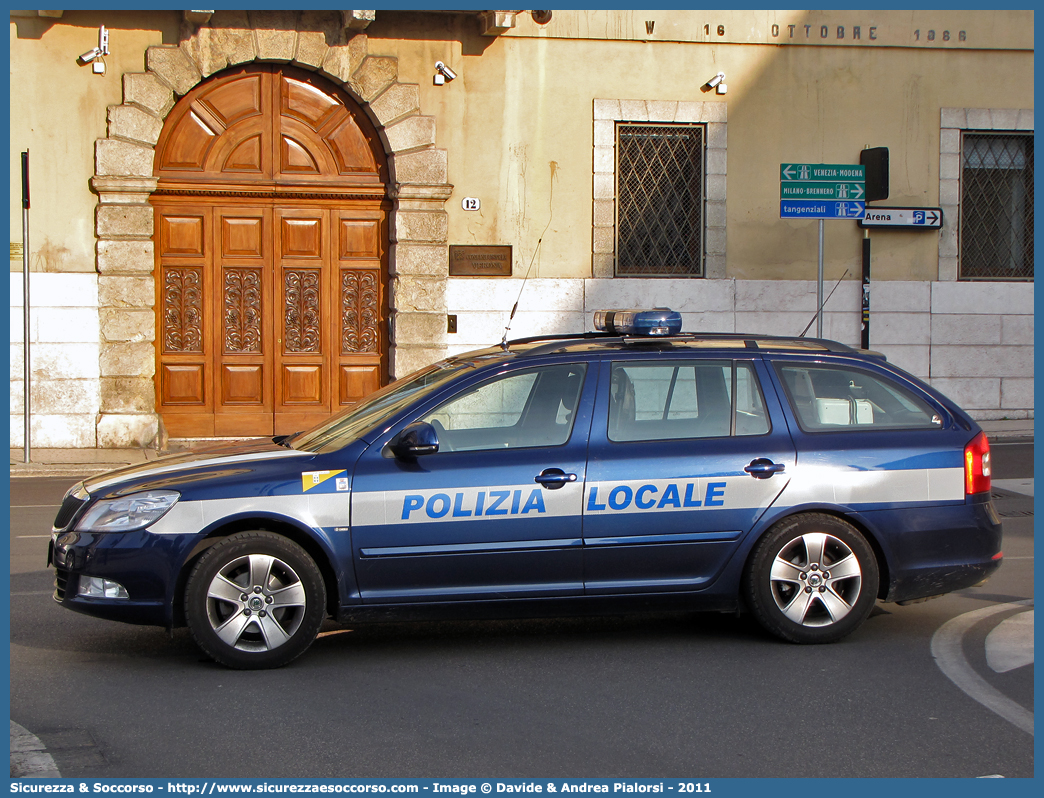 Polizia Locale YA836AA
Polizia Locale
Comune di Verona
Skoda Octavia Wagon III serie
Allestitore Ciabilli S.r.l.
Parole chiave: PL;P.L.;PM;P.M.;Polizia;Locale;Municipale;Verona;Skoda;Octavia;Wagon;Ciabilli