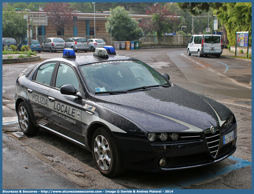 Polizia Locale YA231AB
Polizia Locale
Corpo Intercomunale
Occhiobello e altri
Alfa Romeo 159
Allestitore Bertazzoni S.r.l.
Parole chiave: Polizia;Locale;Municipale;Occhiobello;Fiesso Umbertiano;Pincara;Stienta;Alfa Romeo;159;Bertazzoni;YA231AB;YA 231 AB