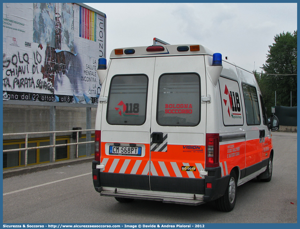 BO 0019
118 Bologna Soccorso
Fiat Ducato II serie restyling
Allestitore Vision S.r.l.
(variante)
Parole chiave: 118;Bologna;Soccorso;Ambulanza;Fiat;Ducato;Vision