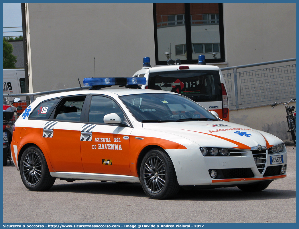 MIKE 01
118 Romagna Soccorso
Ambito Territoriale di Ravenna
Alfa Romeo 159 Sportwagon
Allestitore Vision S.r.l.
(II variante)
Parole chiave: Alfa Romeo;159;Sportwagon;118;Romagna;Ravenna;Soccorso;Automedica;Automedicalizzata;Auto Medica;Auto Medicalizzata;Vision