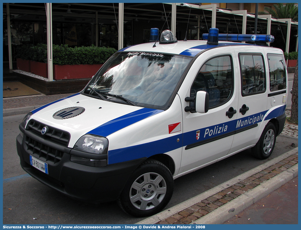 -
Polizia Municipale
Comune di Piacenza
Fiat Doblò I serie
Parole chiave: Polizia;Locale;Municipale;Piacenza;Fiat;Doblo;Doblò