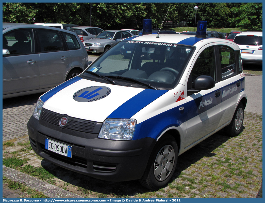 -
Polizia Municipale
Comune di Forlì
Fiat Nuova Panda I serie
Parole chiave: Polizia;Locale;Municipale;Forlì;Forli;Fiat;Nuova Panda