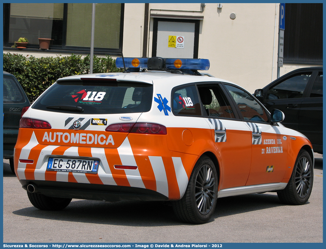 MIKE 01
118 Romagna Soccorso
Ambito Territoriale di Ravenna
Alfa Romeo 159 Sportwagon
Allestitore Vision S.r.l.
(II variante)
Parole chiave: Alfa Romeo;159;Sportwagon;118;Romagna;Ravenna;Soccorso;Automedica;Automedicalizzata;Auto Medica;Auto Medicalizzata;Vision