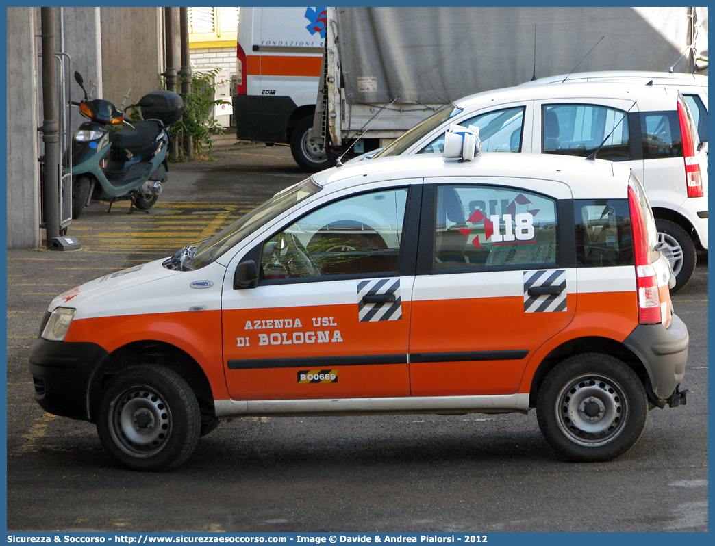 BO 0669
118 Bologna Soccorso
Fiat Nuova Panda 4x4 I serie
Allestitore Vision S.r.l.
Parole chiave: 118;Bologna;Soccorso;Automedica;Automedicalizzata;Auto Medica;Auto Medicalizzata;Fiat;Nuova Panda;Vision