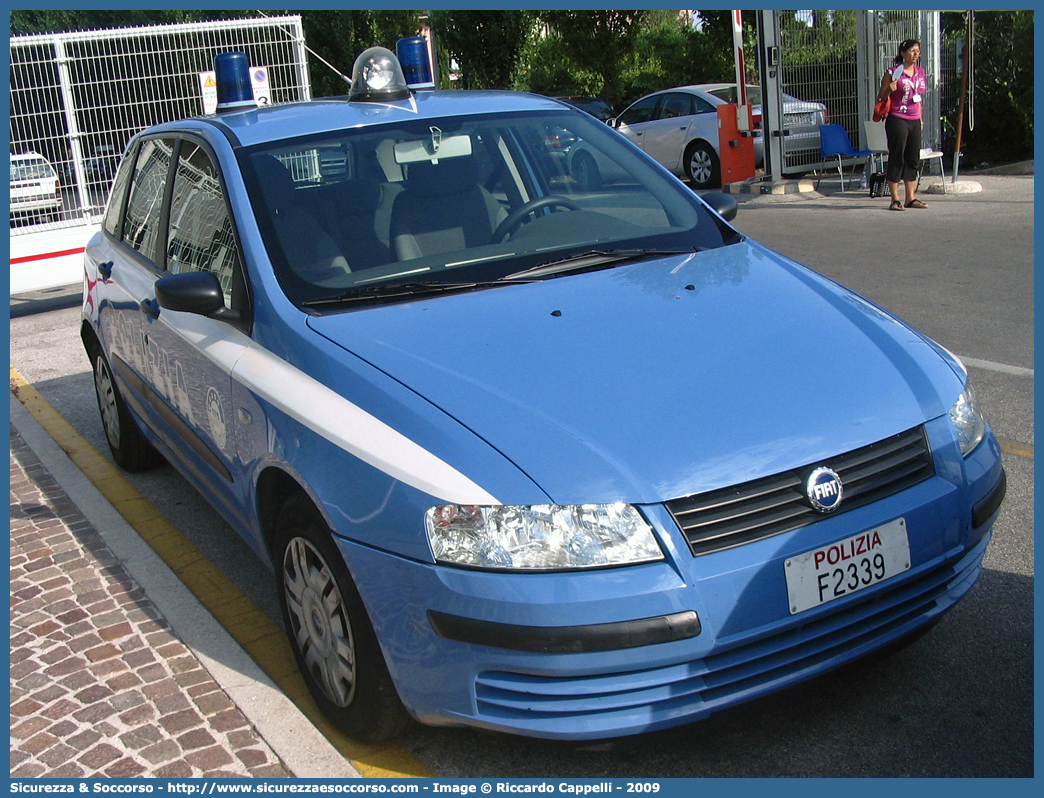 Polizia  F2339
Polizia di Stato
Fiat Stilo II serie
Parole chiave: PS;P.S.;Polizia;di;Stato;Pubblica;Sicurezza;Fiat;Stilo;F2339