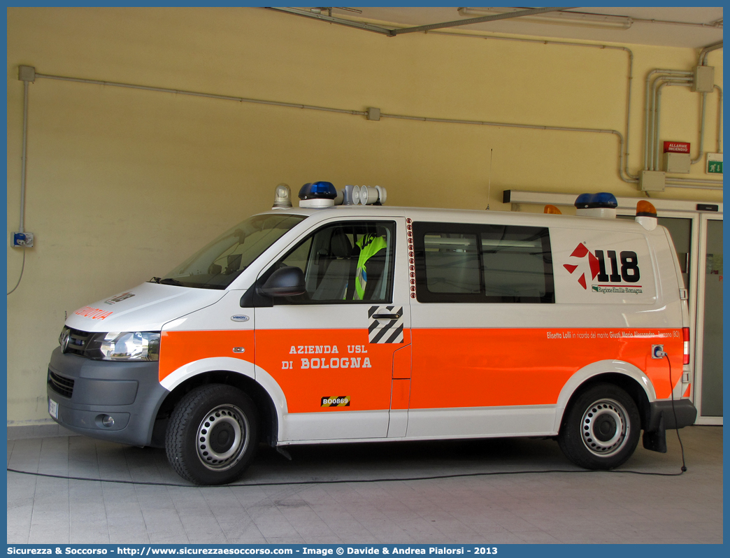 BO 0869
118 Bologna Soccorso
Volkswagen Transporter T5 restyling
Allestitore Vision S.r.l.
Parole chiave: 118;Bologna;Soccorso;Automedica;Automedicalizzata;Auto Medica;Auto Medicalizzata;Volkswagen;Transporter;T5;Vision