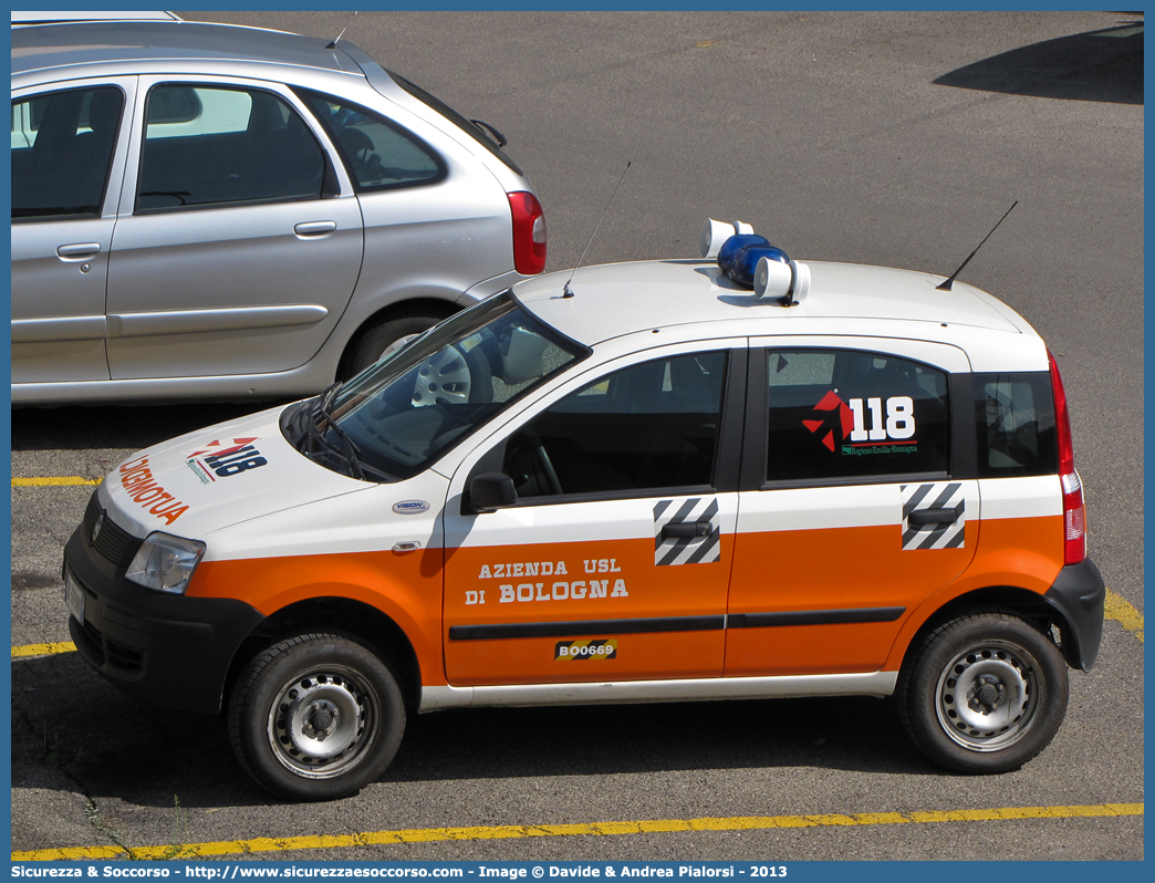 BO 0669
118 Bologna Soccorso
Fiat Nuova Panda 4x4 I serie
Allestitore Vision S.r.l.
(variante)
Parole chiave: 118;Bologna;Soccorso;Automedica;Automedicalizzata;Auto Medica;Auto Medicalizzata;Fiat;Nuova Panda;Vision