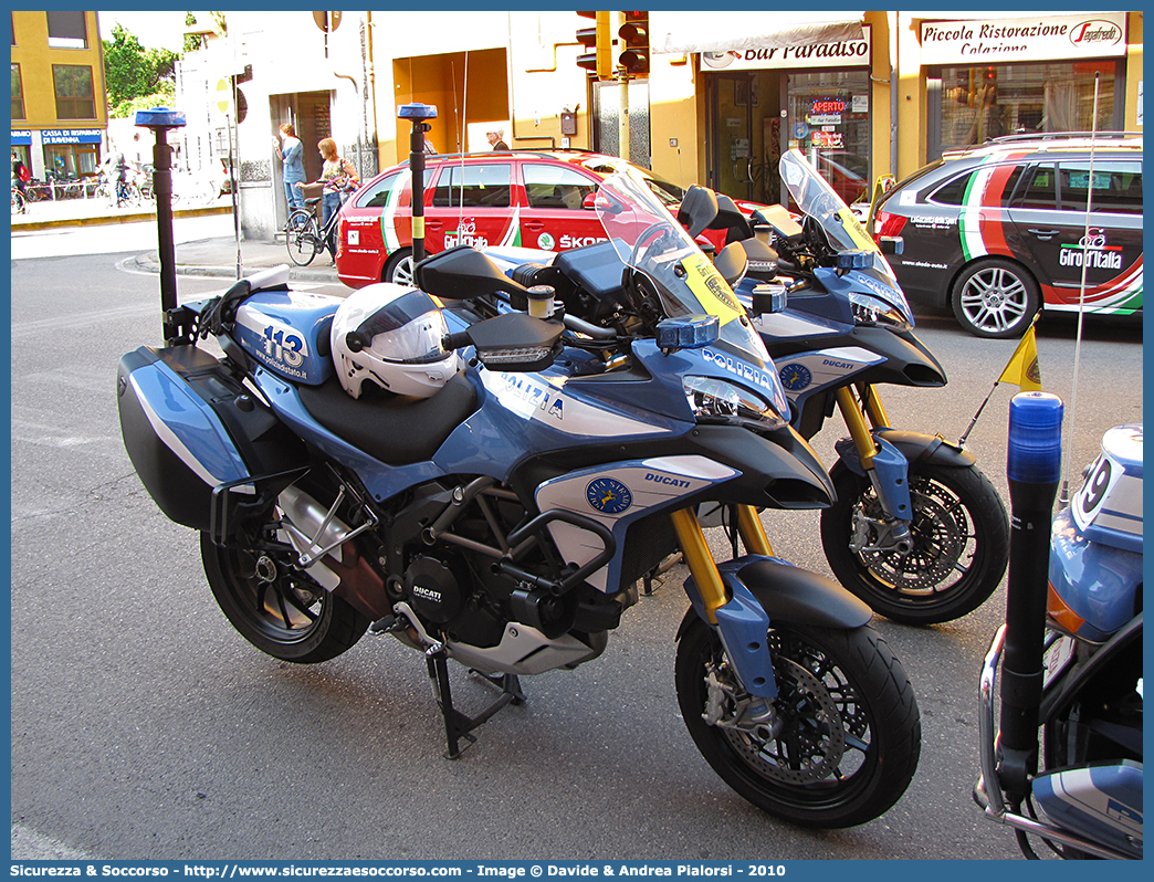 Polizia D1535
Polizia di Stato
Polizia Stradale
Ducati Multistrada II serie
Parole chiave: PS;P.S.;Polizia;di;Stato;Stradale;Ducati;Multistrada