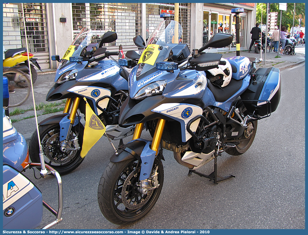 Polizia D1536
Polizia di Stato
Polizia Stradale
Ducati Multistrada II serie
Parole chiave: PS;P.S.;Polizia;di;Stato;Stradale;Ducati;Multistrada