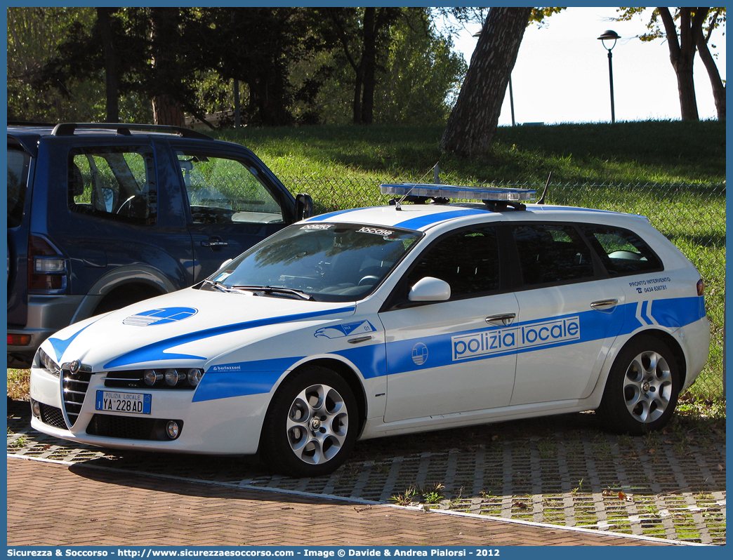 Polizia Locale YA228AD
Polizia Locale
Corpo Intercomunale Sile
Alfa Romeo 159 Sportwagon
Allestitore Bertazzoni S.r.l.
Parole chiave: Polizia;Locale;Municipale;Sile;Azzano Decimo;Azzano X;Chions;Pasiano di Pordenone;Prata di Pordenone;Pravisdomini;Alfa Romeo;159;Sportwagon;Bertazzoni;YA228AD;YA 228 AD