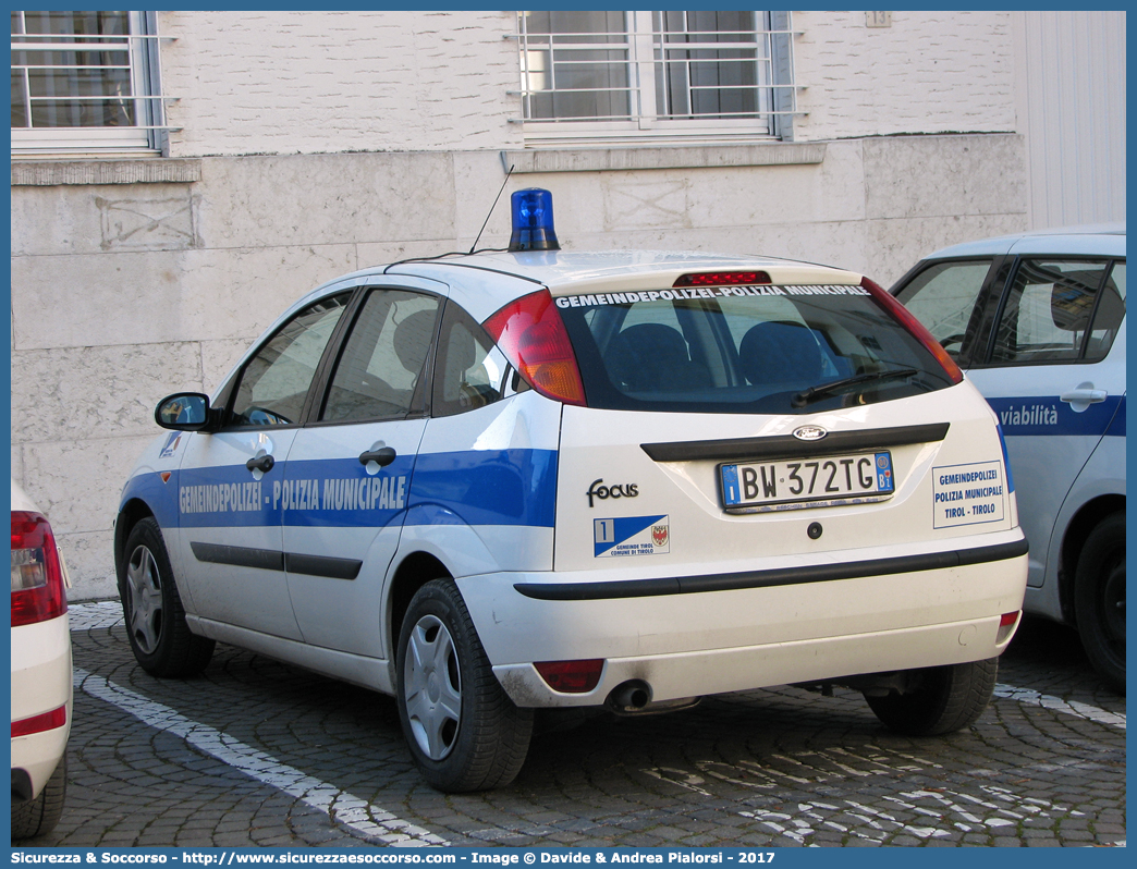 -
Polizia Municipale
Comune di Tirolo
Ford Focus I serie
Parole chiave: Polizia;Locale;Municipale;Tirolo;Ford;Focus