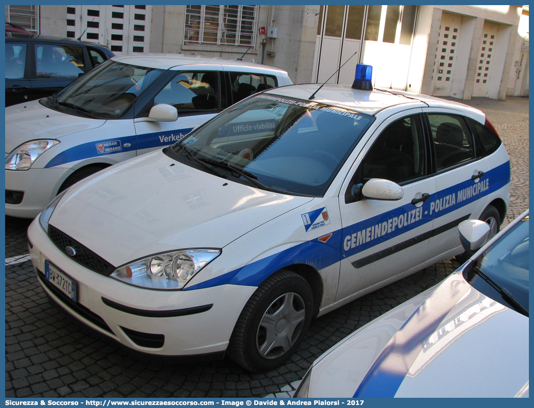 -
Polizia Municipale
Comune di Tirolo
Ford Focus I serie
Parole chiave: Polizia;Locale;Municipale;Tirolo;Ford;Focus