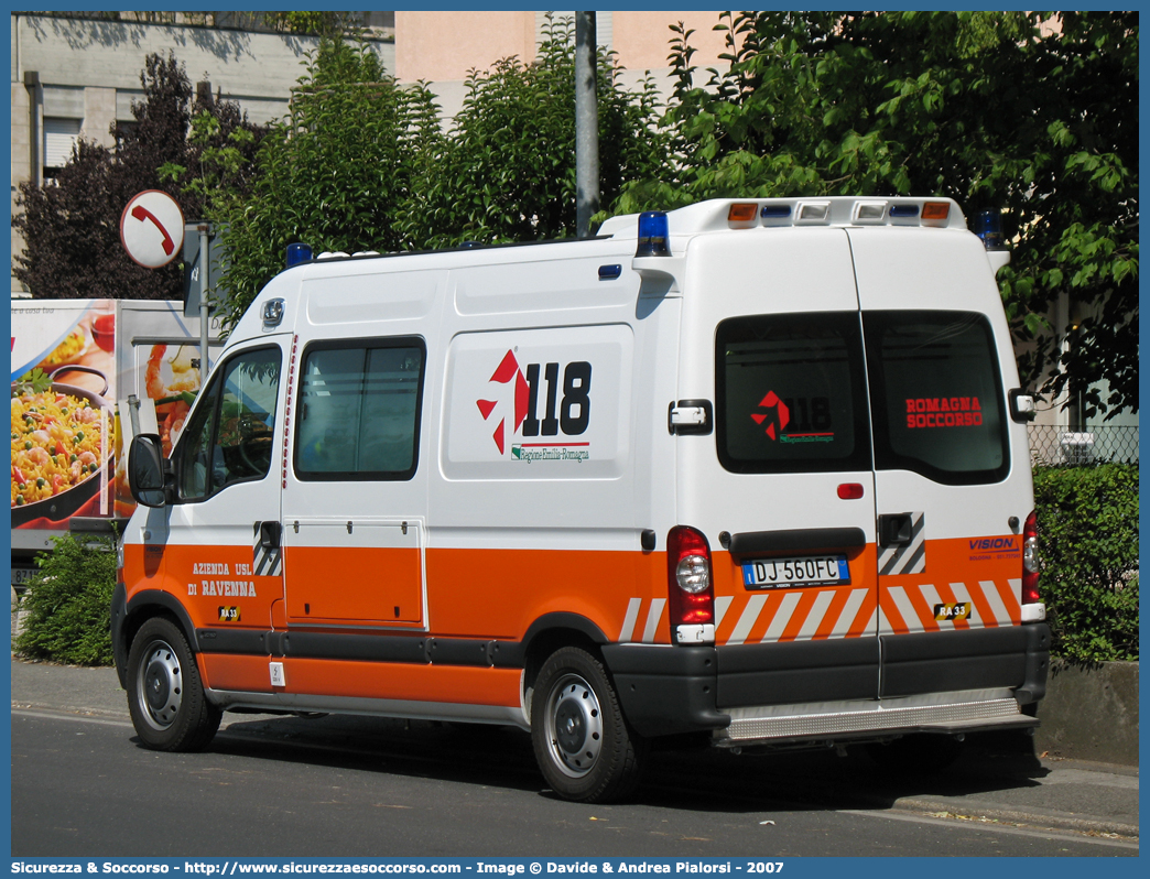 RA 33
118 Romagna Soccorso
Ambito Territoriale di Ravenna
Renault Master III serie
Allestitore Vision S.r.l.
Parole chiave: Renault;Master;118;Romagna;Ravenna;Soccorso;Ambulanza;Autoambulanza;Vision