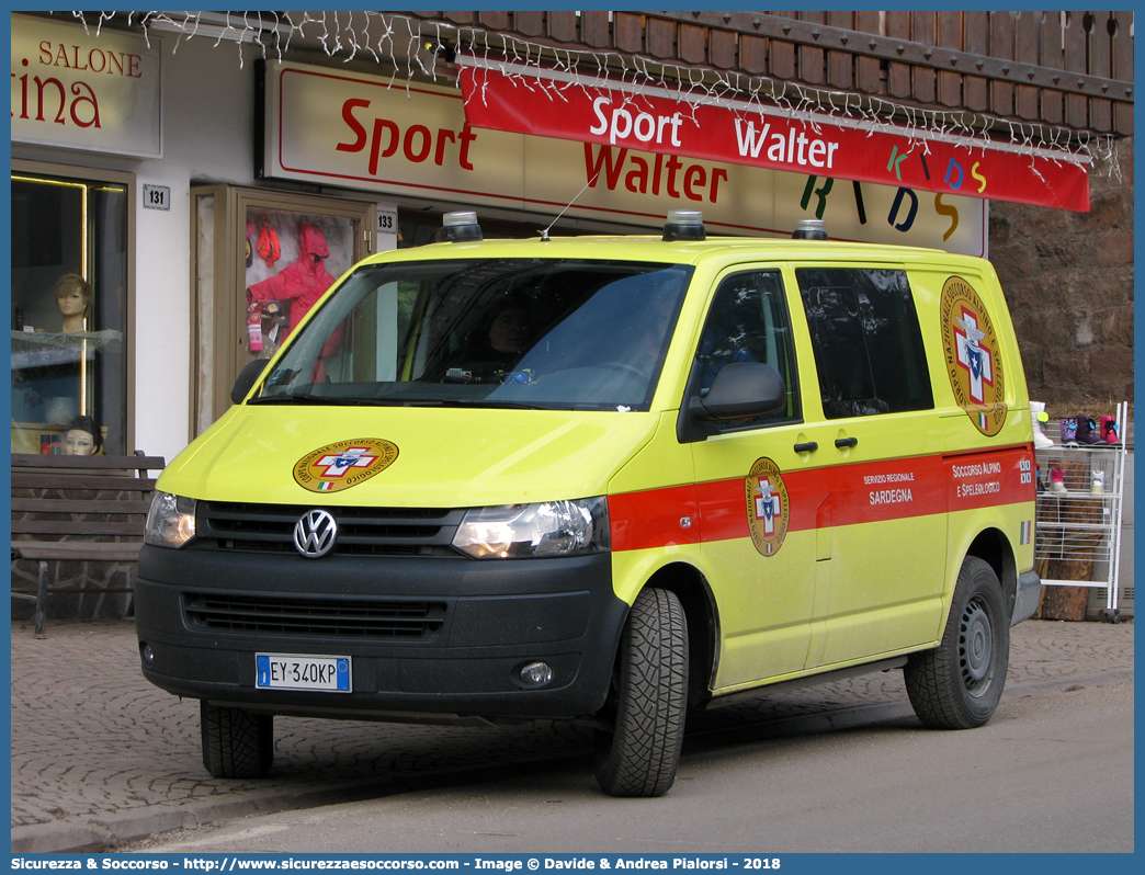 17-11
Corpo Nazionale
Soccorso Alpino e Speleologico
Servizio Regionale Sardegna
Volkswagen Transporter T5 restyling
Parole chiave: CNSAS;C.N.S.A.S.;Corpo;Nazionale;Soccorso;Alpino;Speleologico;Sardegna;SASS;S.A.S.S.;Volkswagen;Transporter;T5;T 5