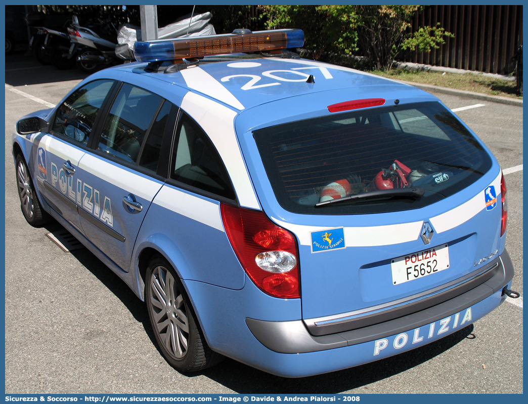 Polizia F5652
Polizia di Stato
Polizia Stradale
Autostrade per l'Italia S.p.A.
Renault GrandTour restyling
Parole chiave: Polizia di Stato;Polizia Stradale;Autostrade per l'Italia S.p.A.;Autostrade S.p.A.;Autostrade;Italia;Renault;GrandTour