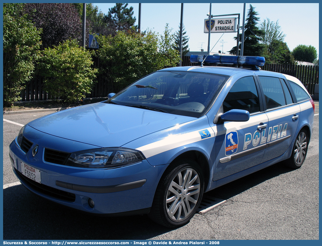 Polizia F5652
Polizia di Stato
Polizia Stradale
Autostrade per l'Italia S.p.A.
Renault GrandTour restyling
Parole chiave: Polizia di Stato;Polizia Stradale;Autostrade per l'Italia S.p.A.;Autostrade S.p.A.;Autostrade;Italia;Renault;GrandTour