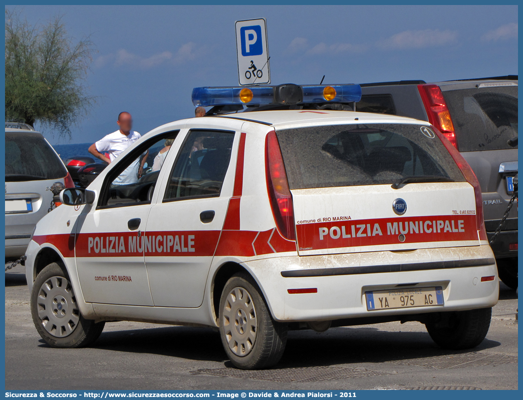 Polizia Locale YA975AG
Polizia Municipale
Comune di Rio Marina
Fiat Punto III serie restyling
Allestitore Ciabilli S.r.l.
Parole chiave: Polizia;Locale;Municipale;Rio Marina;Fiat;Punto;Ciabilli;YA975AG;YA 975 AG