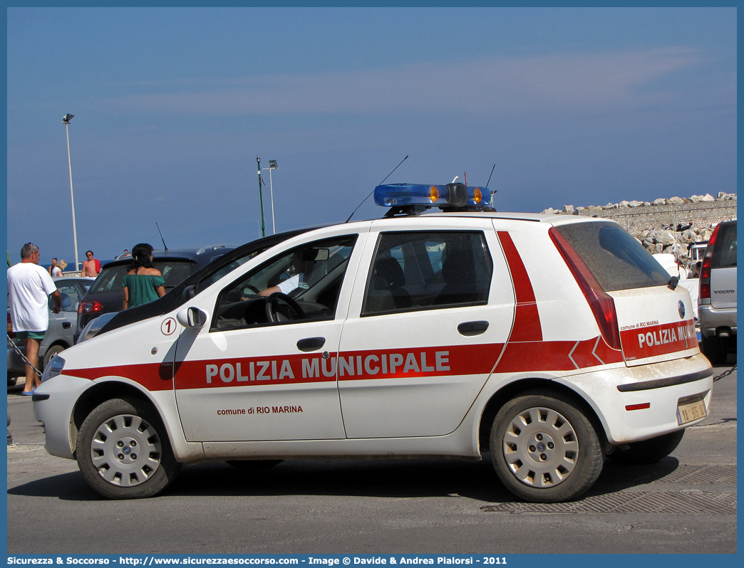 Polizia Locale YA975AG
Polizia Municipale
Comune di Rio Marina
Fiat Punto III serie restyling
Allestitore Ciabilli S.r.l.
Parole chiave: Polizia;Locale;Municipale;Rio Marina;Fiat;Punto;Ciabilli;YA975AG;YA 975 AG