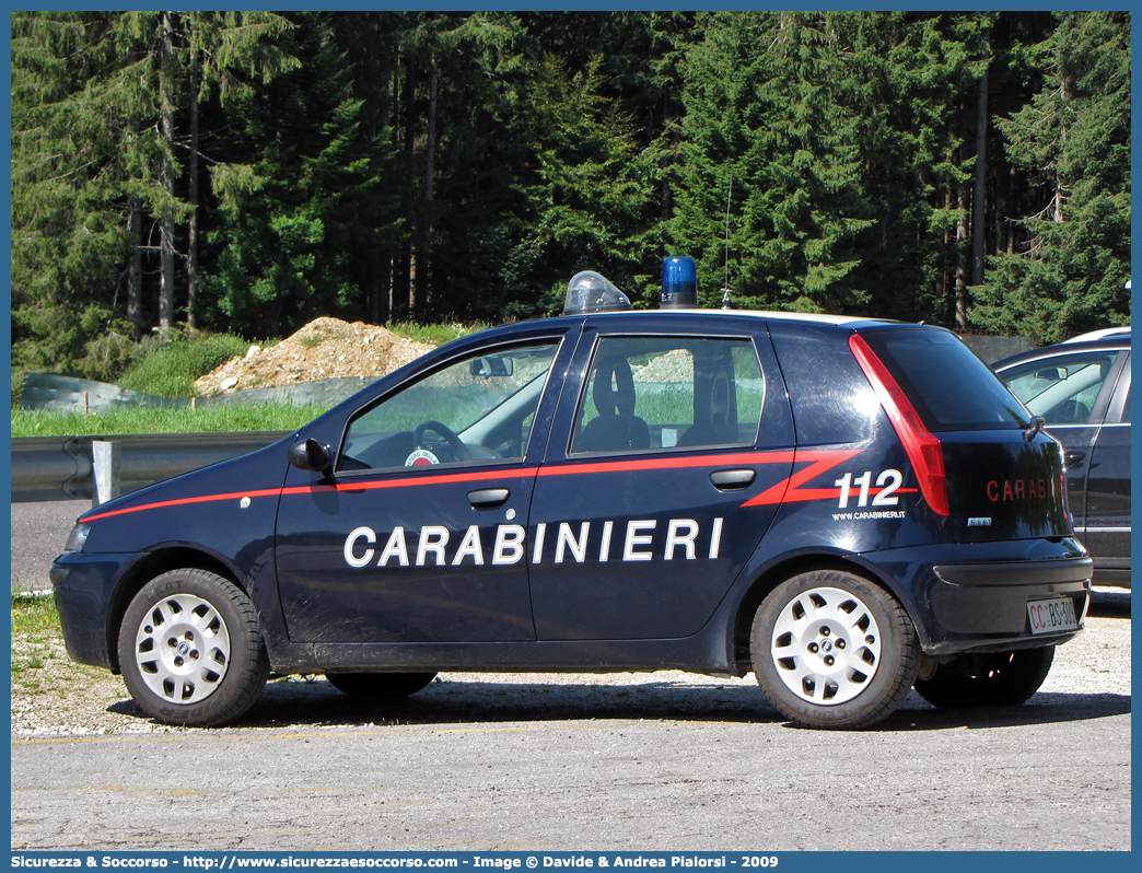 CC BS309
Arma dei Carabinieri
Fiat Punto II serie
Parole chiave: CC;C.C.;Arma;dei;Carabinieri;Fiat;Punto