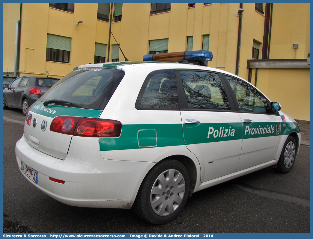 -
Polizia Provinciale
Provincia di Forlì - Cesena
Fiat Nuova Croma I serie
Allestitore Ciabilli S.r.l.
(II variante)
Parole chiave: Polizia;Locale;Provinciale;Forlì;Cesena;Fiat;Nuova Croma;Ciabilli