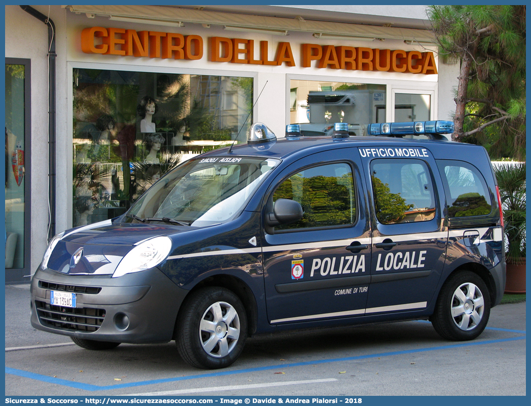 Polizia Locale YA139AC
Polizia Locale
Comune di Turi
Renault Kangoo III serie
Parole chiave: Polizia;Locale;Municipale;Turi;Renault;Kangoo;YA139AC;YA 139 AC