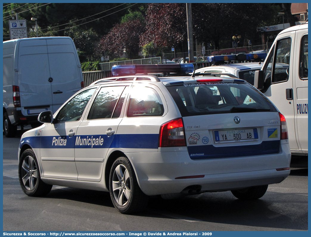 Polizia Locale YA300AB
Polizia Municipale
Comune di Sestola
Skoda Octavia Wagon III serie
Allestitore Bertazzoni S.r.l.
Parole chiave: Polizia;Locale;Municipale;Sestola;Skoda;Octavia;Wagon;Bertazzoni;YA300AB;YA 300 AB