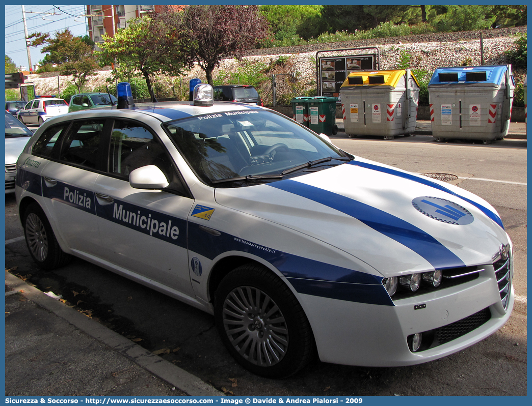 -
Polizia Municipale
Unione Comuni Tresinaro Secchia
Alfa Romeo 159 Sportwagon
Allestitore Olmedo S.p.A.
Parole chiave: Polizia;Locale;Municipale;Tresinaro Secchia;Casalgrande;Castellarano;Rubiera;Scandiano;Alfa Romeo;159;Sportwagon;Sport Wagon;S.W.;SW;Olmedo