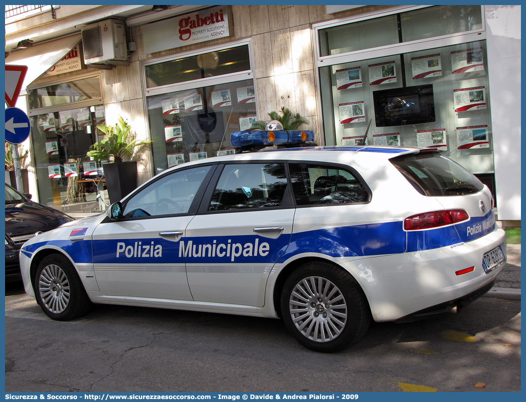 -
Polizia Municipale
Comune di Malalbergo
Alfa Romeo 159 Sportwagon
Allestitore Bertazzoni S.r.l.
Parole chiave: Polizia;Locale;Municipale;Malalbergo;Alfa Romeo;159;Sportwagon;Sport;Wagon;Station;SW;S.W.;Bertazzoni