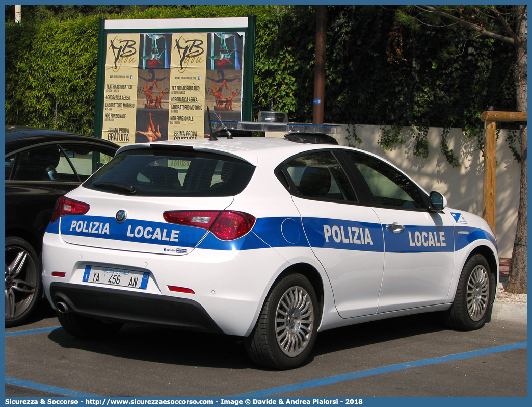 Polizia Locale YA456AN
Polizia Locale
Comune di Castelfidardo
Alfa Romeo Nuova Giulietta
I serie II restyling
Allestitore Celiani S.a.s.
Parole chiave: Polizia;Locale;Municipale;Castelfidardo;Alfa Romeo;Nuova Giulietta;Celiani;YA456AN;YA 456 AN