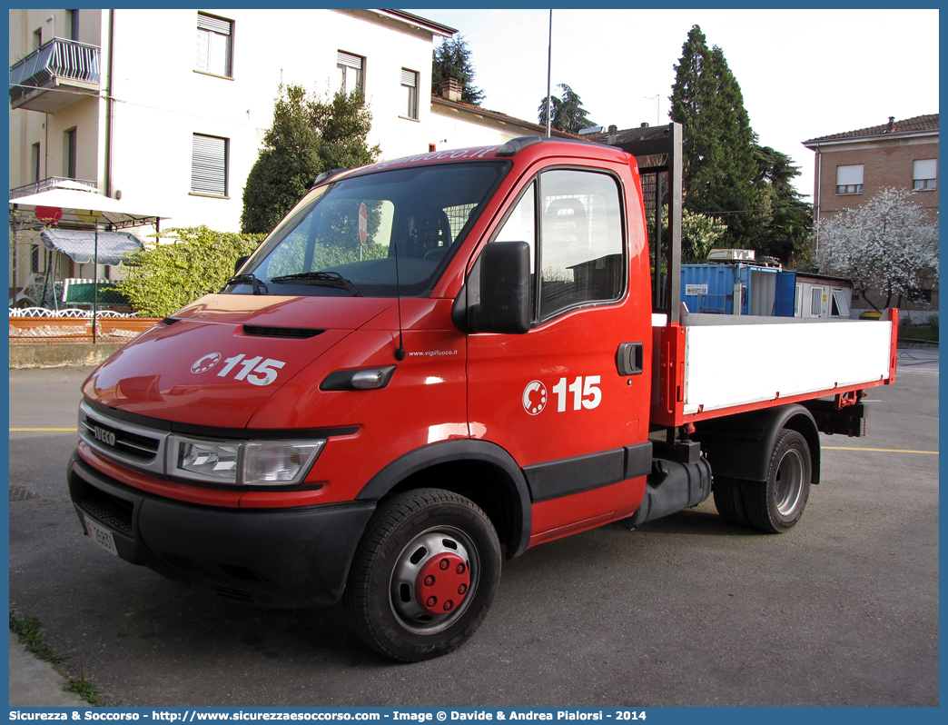 VF 26831
Corpo Nazionale Vigili del Fuoco
Iveco Daily III serie restyling
Parole chiave: VF;V.F.;VVF;V.V.F.;Corpo;Nazionale;Vigili del Fuoco;Iveco;Daily